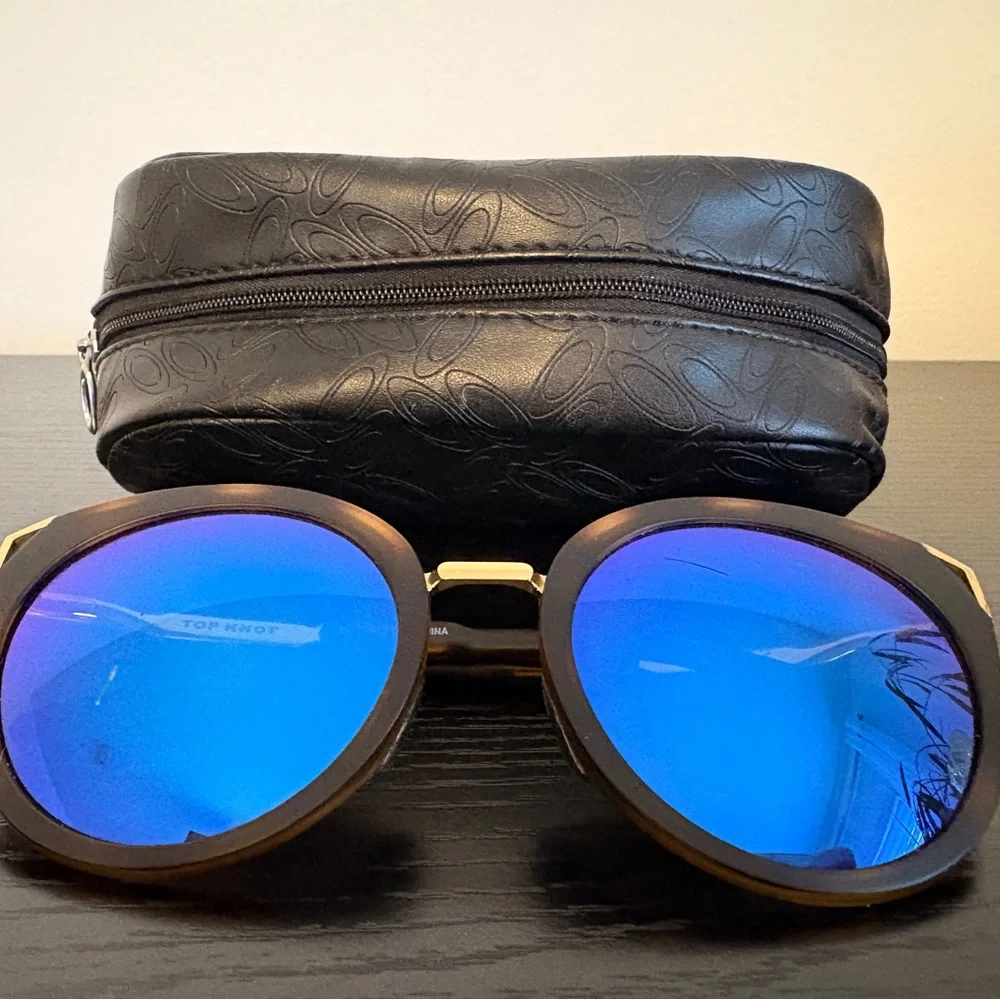 Oakley Blue Lens Top Knot Women's Sunglasses - Picture 1 of 6